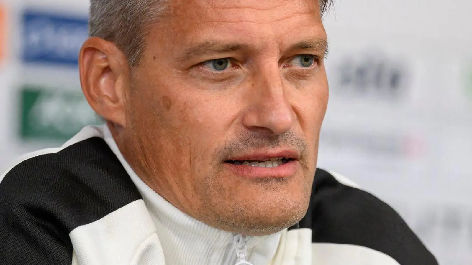 Alexander Blessin präsentierte sich sachlich und klar. (Foto: Anke Waelischmiller/dpa)