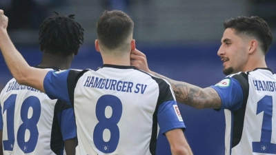 Mit dem Sieg gegen Wiesbaden hält der Hamburger SV Anschluss an die direkten Aufstiegsränge. (Foto: Christian Charisius/dpa)