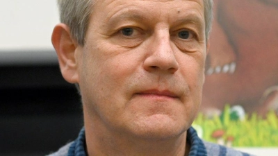 Der deutsche Illustrator Axel Scheffler gab dem weltberühmten Monster vor Jahren sein Gesicht. (Archivbild) (Foto: Henning Kaiser/dpa)