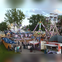 Auf dem Festplatz wird die Schaustellerfamilie Meisel für das Heimat- und Volksfest wieder einen umfangreichen Vergnügungspark aufbauen. (Archivbild: Peter Tippl)