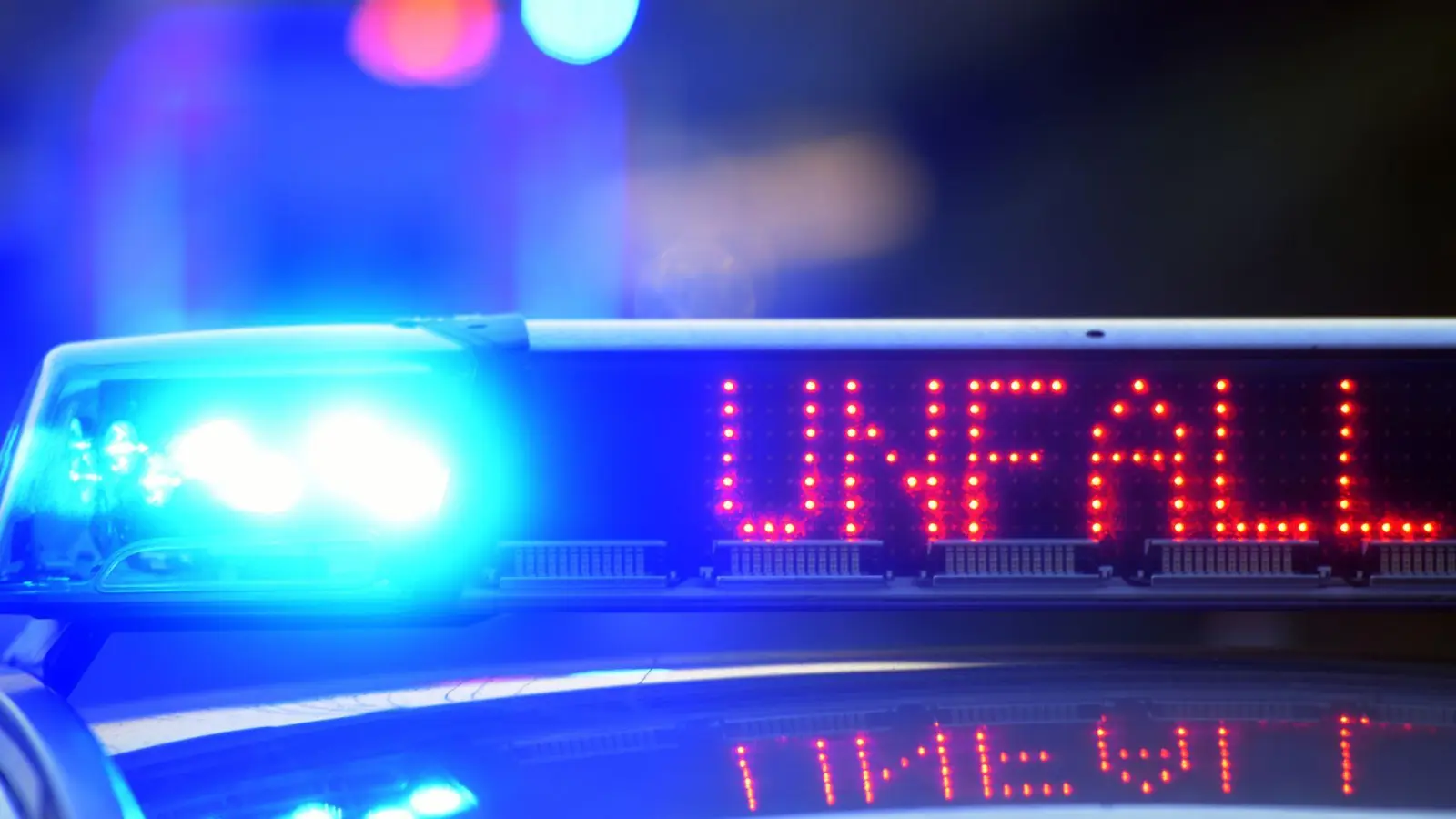 Nach dem Unfall ermittelt die Polizei wegen fahrlässiger Körperverletzung gegen einen 30-jährigen Autofahrer. (Symbolbild) (Foto: Stefan Puchner/dpa)