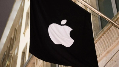 Bei den Vorwürfen gegen Apple geht es im Kern darum, dass der Konzern Nutzer an eigene Geräte dadurch binde, dass er Dienste anderer Unternehmen künstlich weniger attraktiv mache. (Foto: Julian Stratenschulte/dpa)
