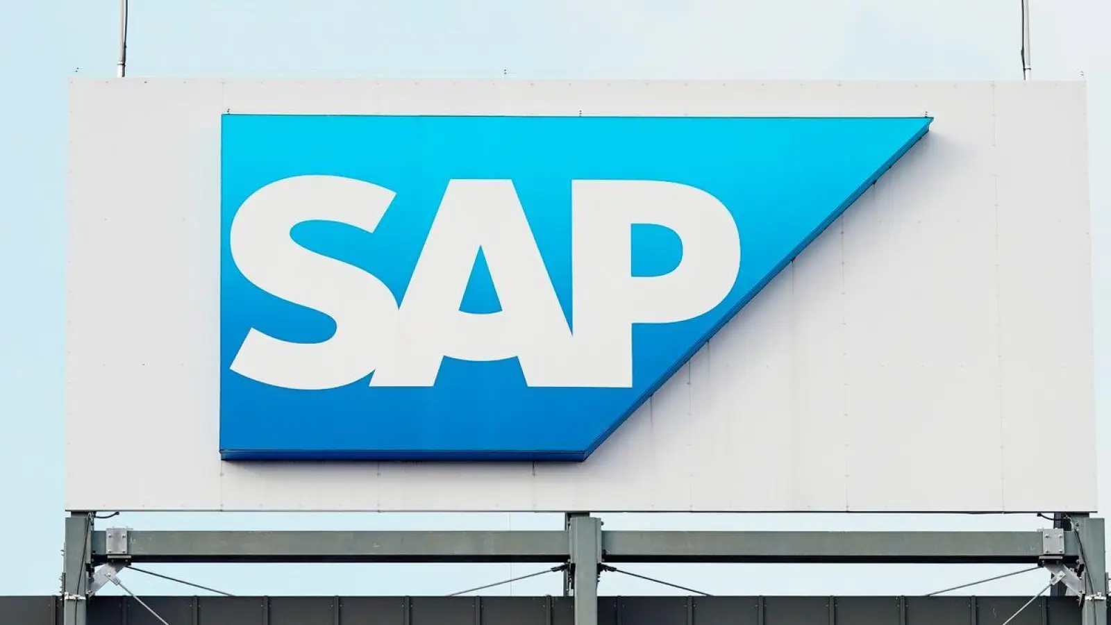 Der Softwarehersteller SAP hat es auf den 61. Platz der weltweit teuersten Unternehmen geschafft. (Foto: Uwe Anspach/dpa)