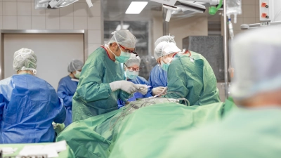 Bei größeren Eingriffen können die Ansbacher Gesichtschirurgen als Belegärzte die Operationssäle des Klinikums nutzen. (Foto: Luise Mortag)
