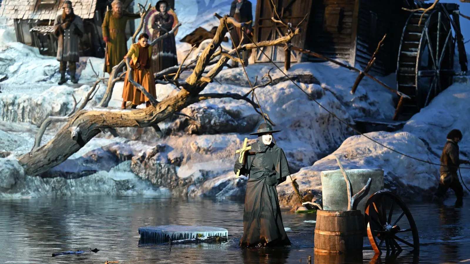 Bei „Der Freischütz“ wurden nur sechs Statisten gebraucht, für „La traviata“ sind es deutlich mehr. (Archivbild)  (Foto: Felix Kästle/dpa)