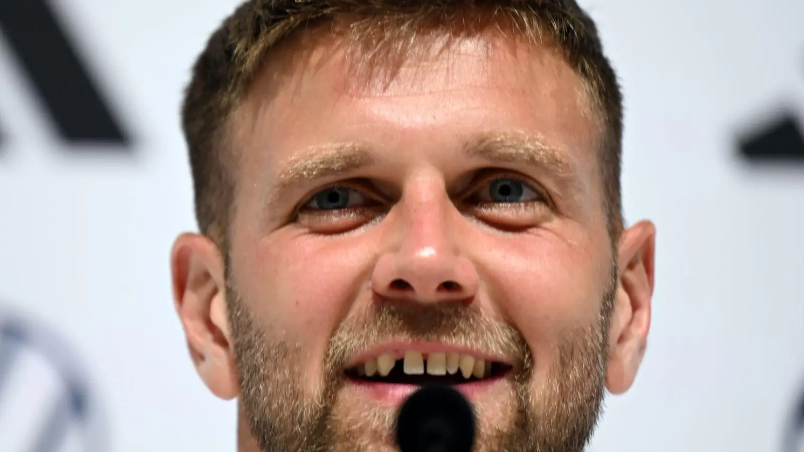 Niclas Füllkrug ist froh, wieder bei der Nationalmannschaft zu sein. (Foto: Federico Gambarini/dpa)