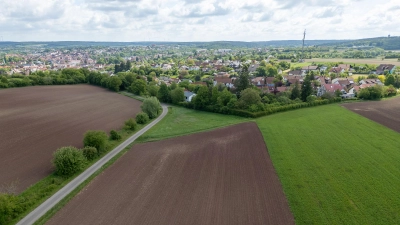 Äcker und Felder haben als Wasserspeicher große Potenziale in Sachen Starkregenschutz. Eine sinnvolle Umsetzung soll nun am Beerbacher Weg in Neustadt mit einem Pilotprojekt begleitet werden. (Foto: Mirko Fryska)