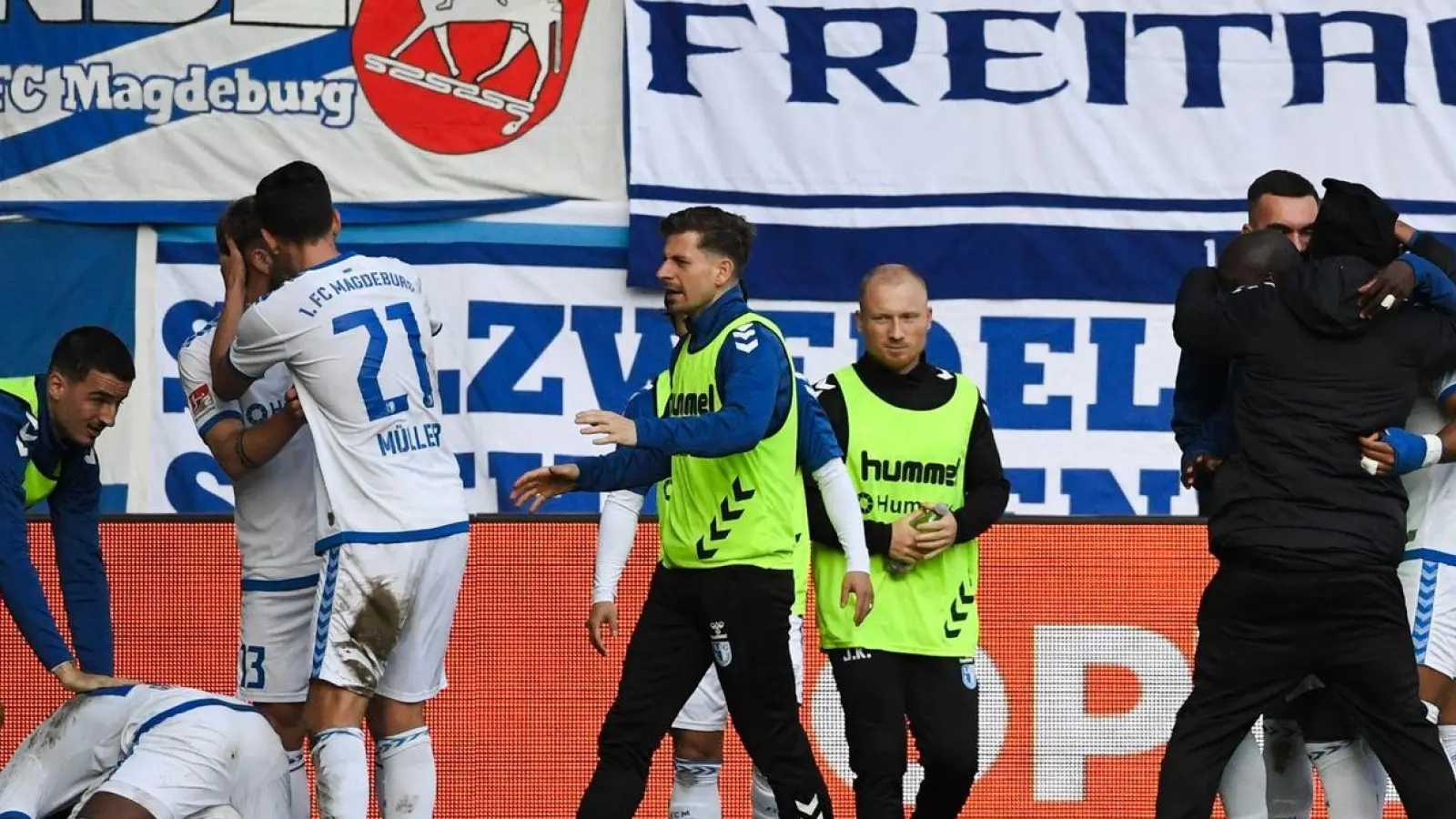 Der 1. FC Magdeburg fügt dem Tabellenführer aus Hamburg die erste Saisonniederlage zu. (Foto: Christophe Gateau/dpa)