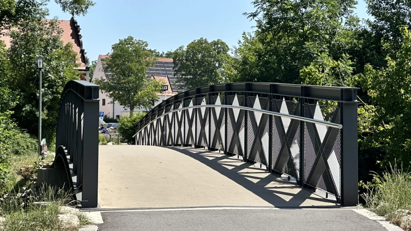 Eine Frau hat in Dinkelsbühl zwei Kinder vom Wörnitzsteg geschubst. (Foto: Martina Haas)