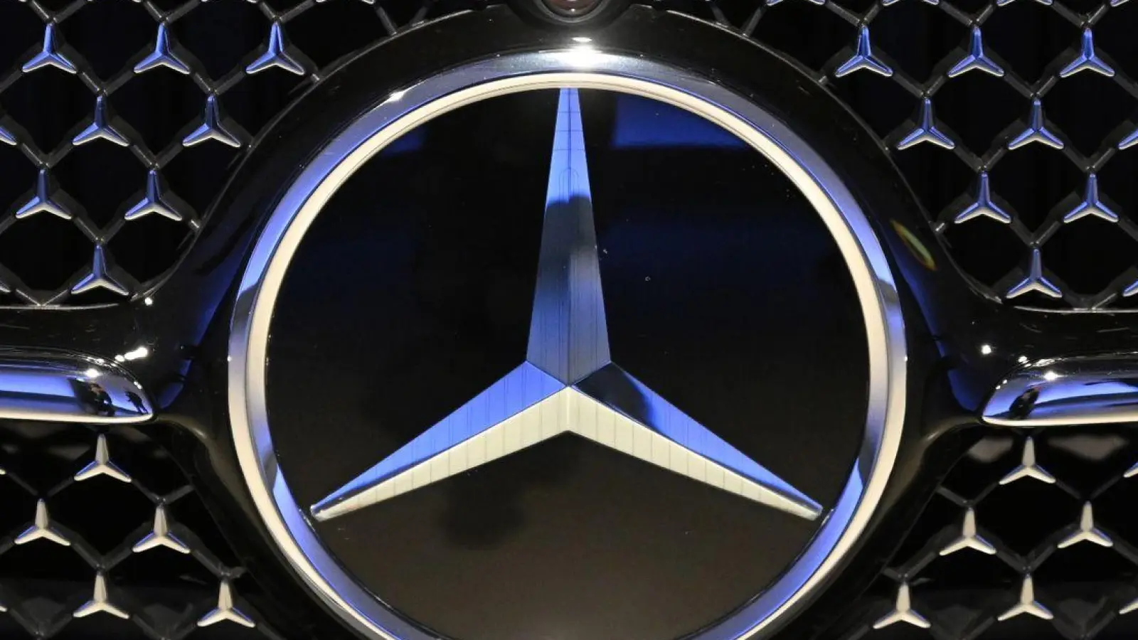 Mercedes-Benz war im vergangenen Jahr der profitabelste unter den weltweit größten Autokonzernen. (Foto: Bernd Weißbrod/dpa)