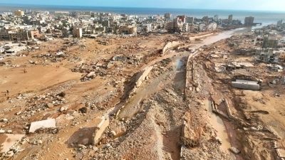 Die verwüstete Hafenstadt Darna nach dem verheerenden Unwetter. Überflutungen, Waldbrände, Hitzewellen - die extremen Wetterereignisse 2023 sind laut Experten eine Wendemarke. (Foto: Jamal Alkomaty/AP/dpa)
