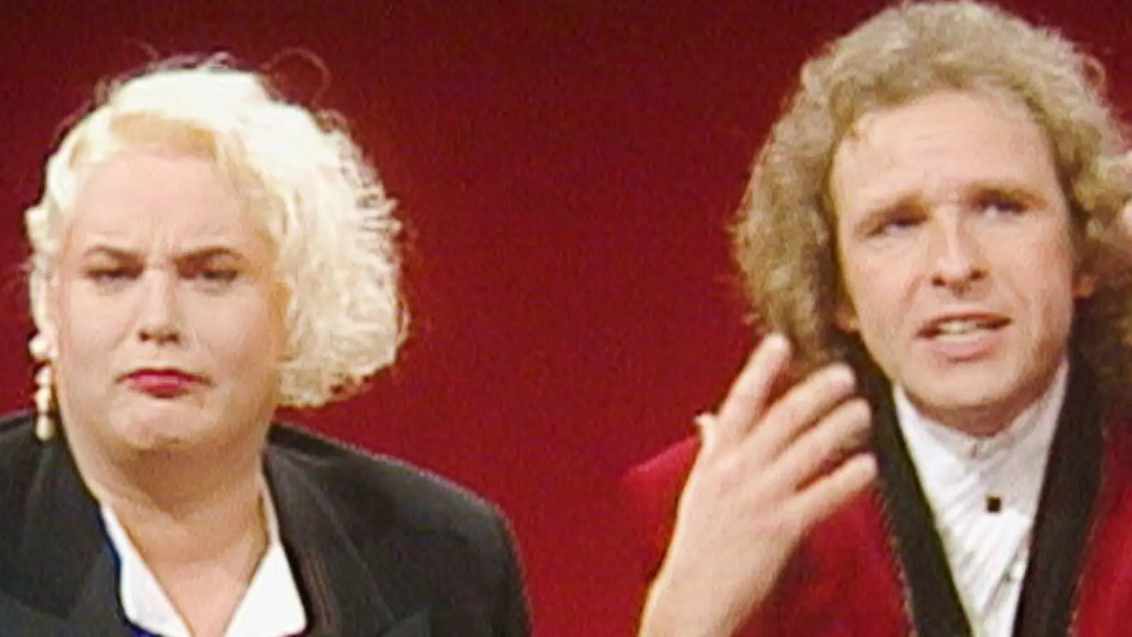 Hella von Sinnen und Thomas Gottschalk in einer Szene des Films in „Was haben wir gelacht“. (Foto: ----/Port au Prince Pictures/dpa)
