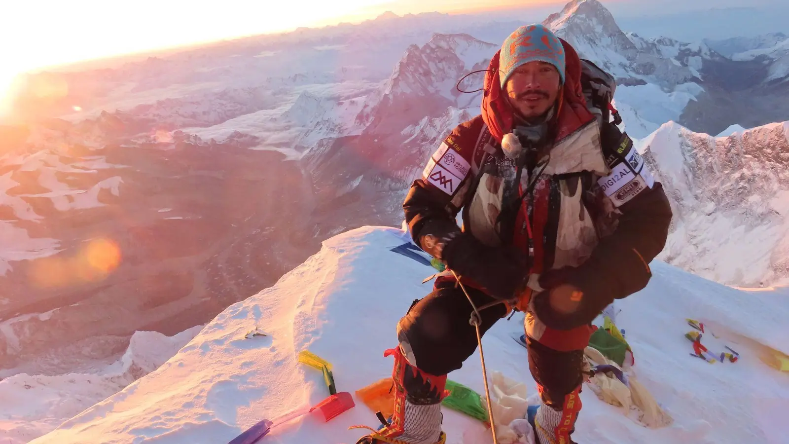 Purja auf dem Gipfel des Everest. (Archivbild) (Foto: Nirmal Purja/PA Wire/dpa)