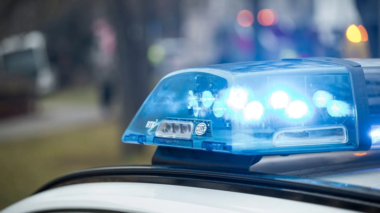 Mehr als 100 Polizeibeamte üben in Karlsfeld ab Montag den Ernstfall. (Symbolbild) (Foto: Daniel Vogl/dpa)