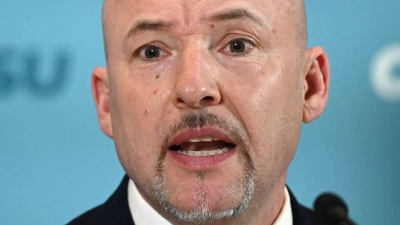 Die CSU will beim Social-Media-Verbot für Kinder nicht mitziehen. (Archivbild) (Foto: Elisa Schu/dpa)