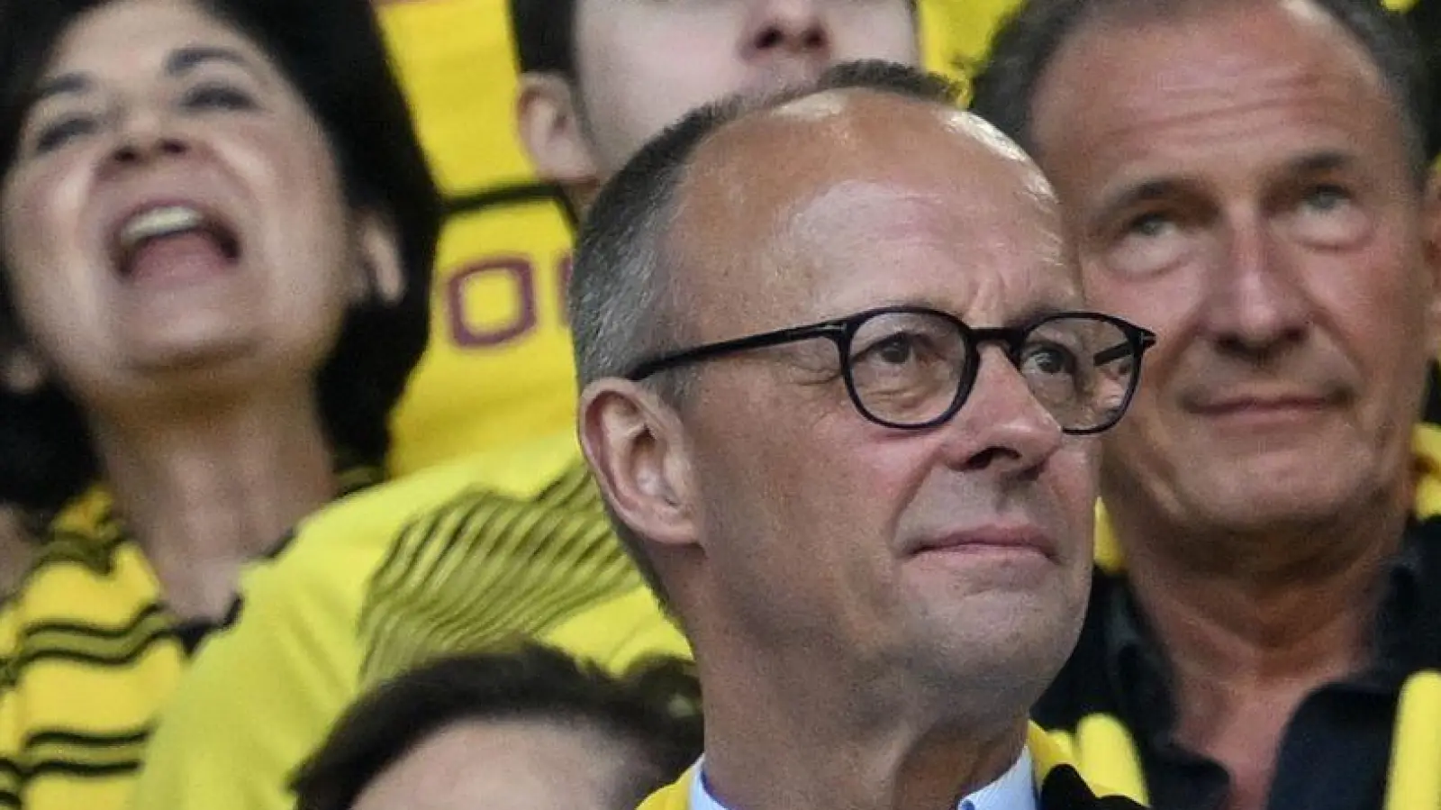 Als Besucher eines BVB-Spiels im Mai 2023: Bundeskanzler Friedrich Merz. (Archiv) (Foto: Bernd Thissen/dpa)