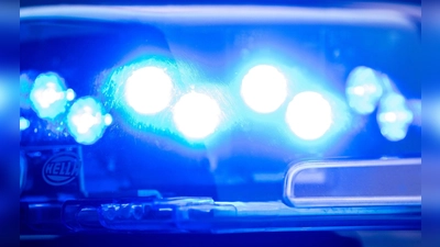 Eine vermisste 13-Jährige aus dem Landkreis Ansbach ist wieder aufgetaucht. (Symbolbild: Lino Mirgeler/dpa)