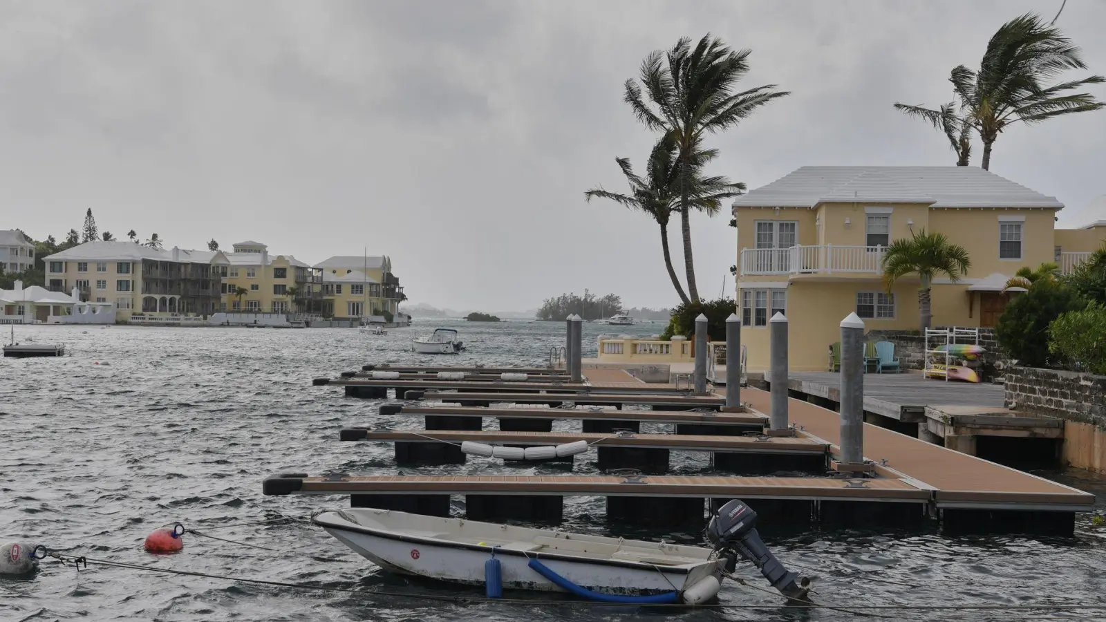 Hurrikan „Imelda“ hat die Inselgruppe Bermuda im Nordatlantik erreicht. (Foto: Anthony Wade/AP/dpa)