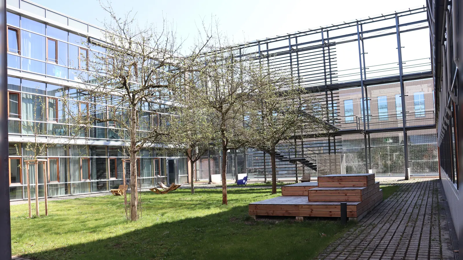 In diesem Innenhof soll das Hochschul-Café künftig auch eine Außenbewirtschaftung anbieten. (Foto: Antonia Müller)