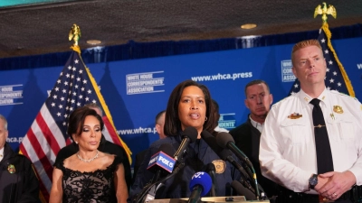 Die Sicherheitsbehörden nahmen in einer Pressekonferenz Stellung zu dem Vorfall. (Foto: Allison Robbert/AP/dpa)