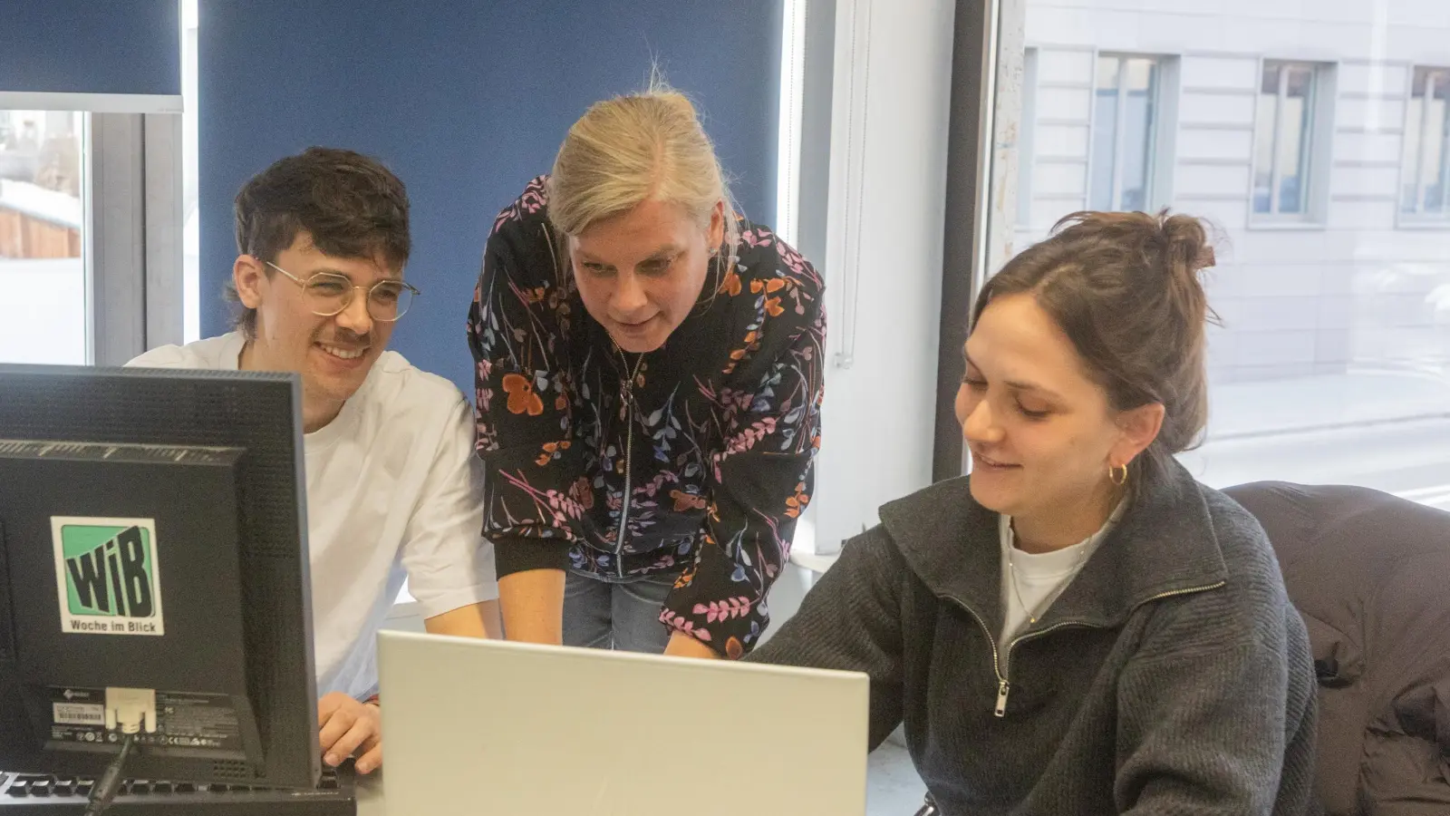 Johannes Hirschlach, Daniela Ramsauer und Anna Beigel in der FLZ-Redaktion. (Foto: Evi Lemberger)