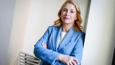 Die Bahnchefin wirbt um Geduld für die grundlegende Sanierung der Schiene. (Archivbild)  (Foto: Kay Nietfeld/dpa)