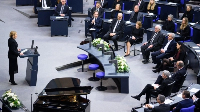 Die Spitzen der deutschen Politik nehmen Abschied von der früheren Bundestagspräsidentin Süssmuth (Foto: Bernd von Jutrczenka/dpa)