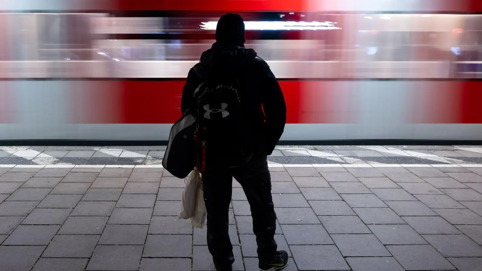 Geduld war auch 2025 wieder bei vielen Fahrgästen der Münchner S-Bahn gefragt. (Archivbild) (Foto: Sven Hoppe/dpa)