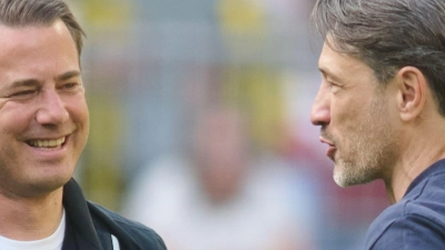 Wünschen Jamal Musiala alles Gute: Lars Ricken (l) und Niko Kovac. (Archivbild) (Foto: Bernd Thissen/dpa)
