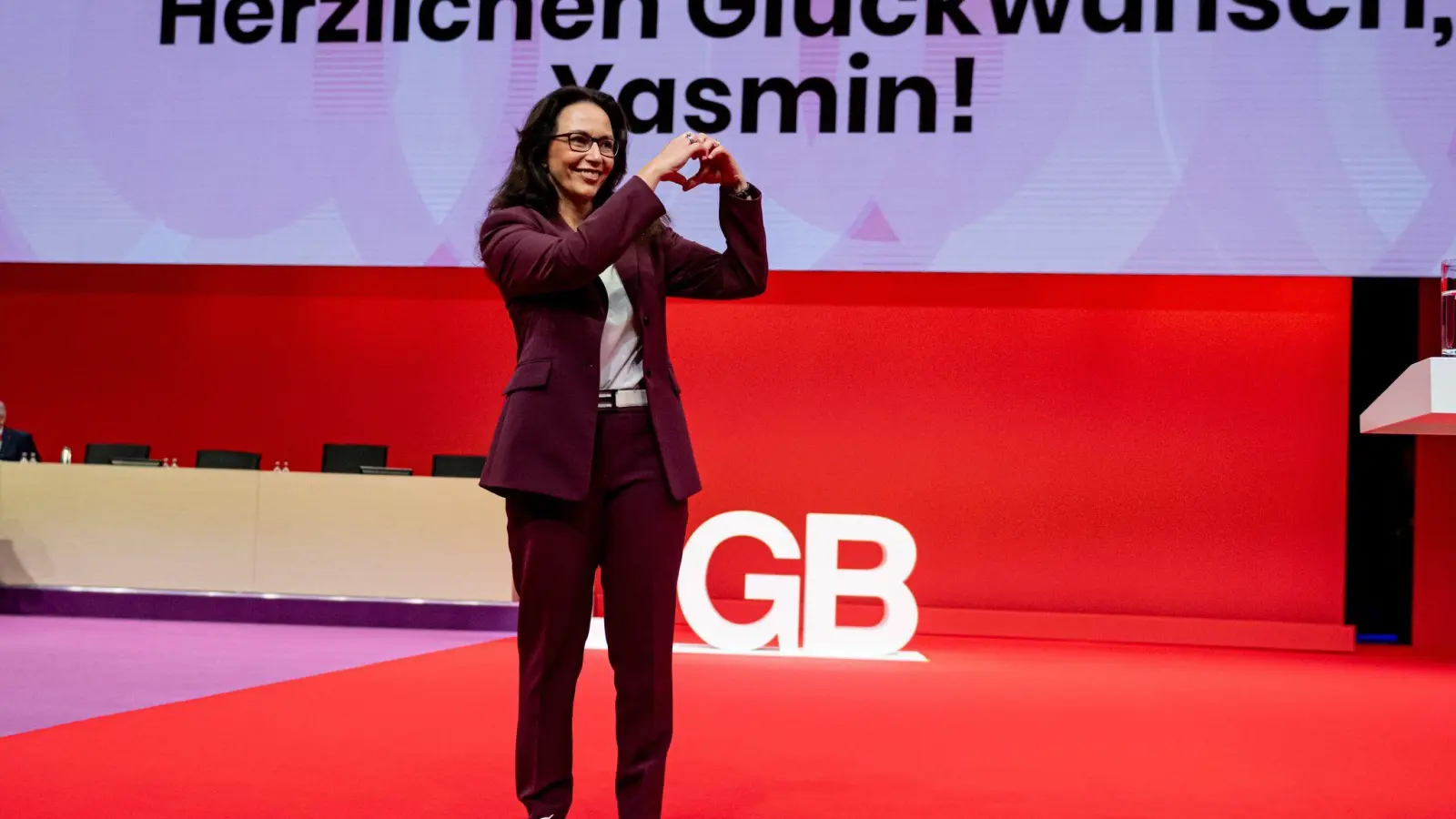 DGB-Chefin Fahimi wurde mit klarer Mehrheit bestätigt. (Foto: Fabian Sommer/dpa)