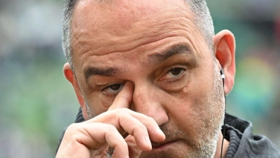 Gibt sich keinen Illusionen hin: Heidenheims Trainer Frank Schmidt. (Foto: Carmen Jaspersen/dpa)