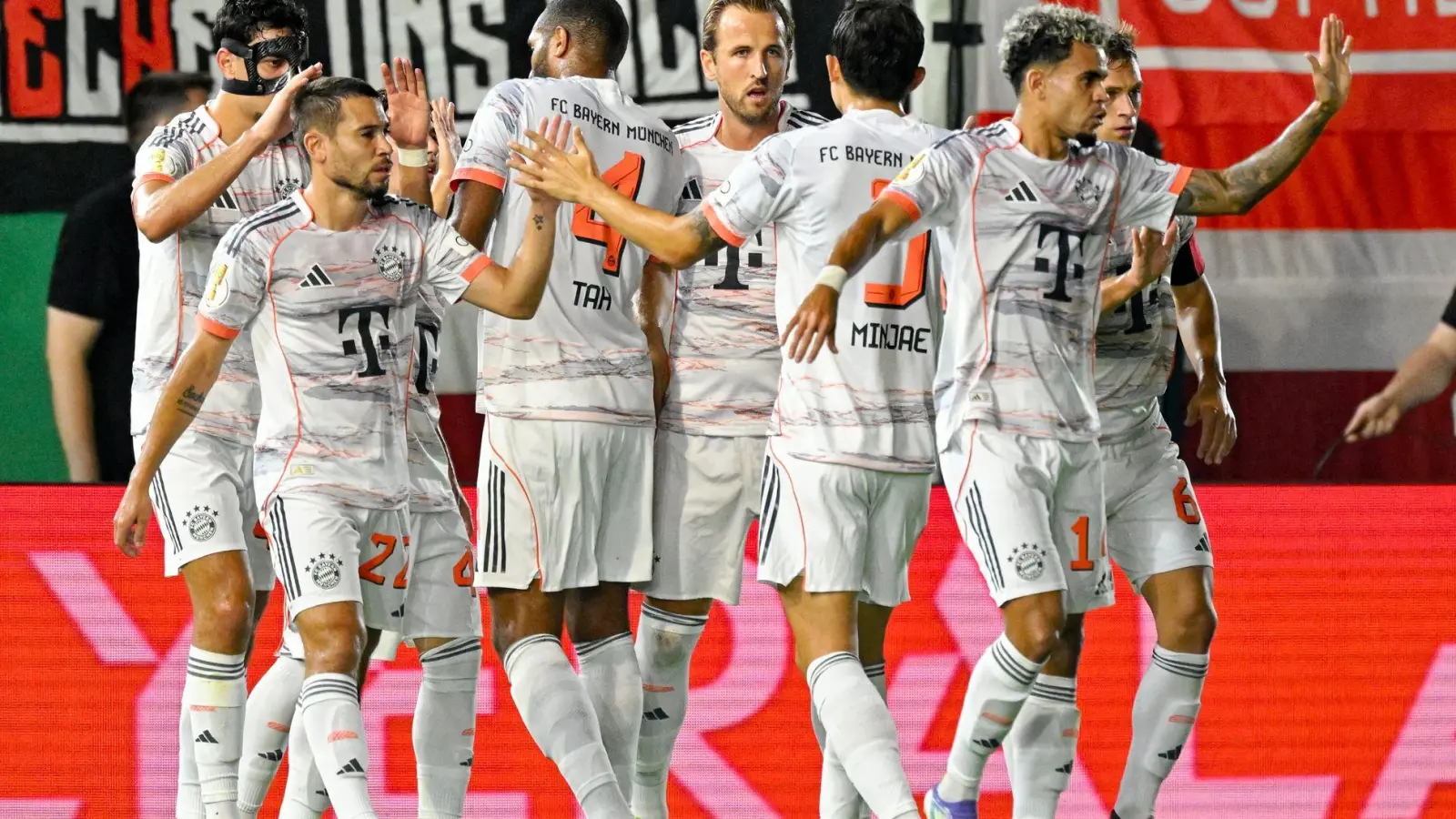 Der FC Bayern steht in der 2. Runde des DFB-Pokals. (Foto: Uwe Anspach/dpa)