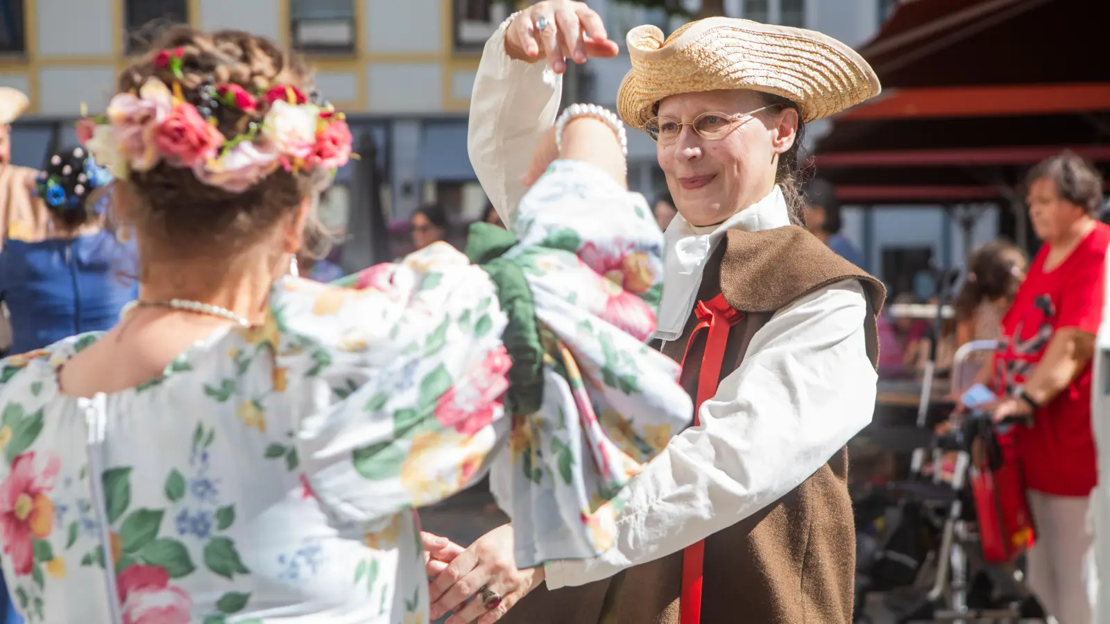 Eindrücke vom Markttreiben in der Innenstadt: Anlässlich des Jubiläums wird sie am Samstag mit unterschiedlichen Aktionen bespielt.  (Foto: Evi Lemberger)