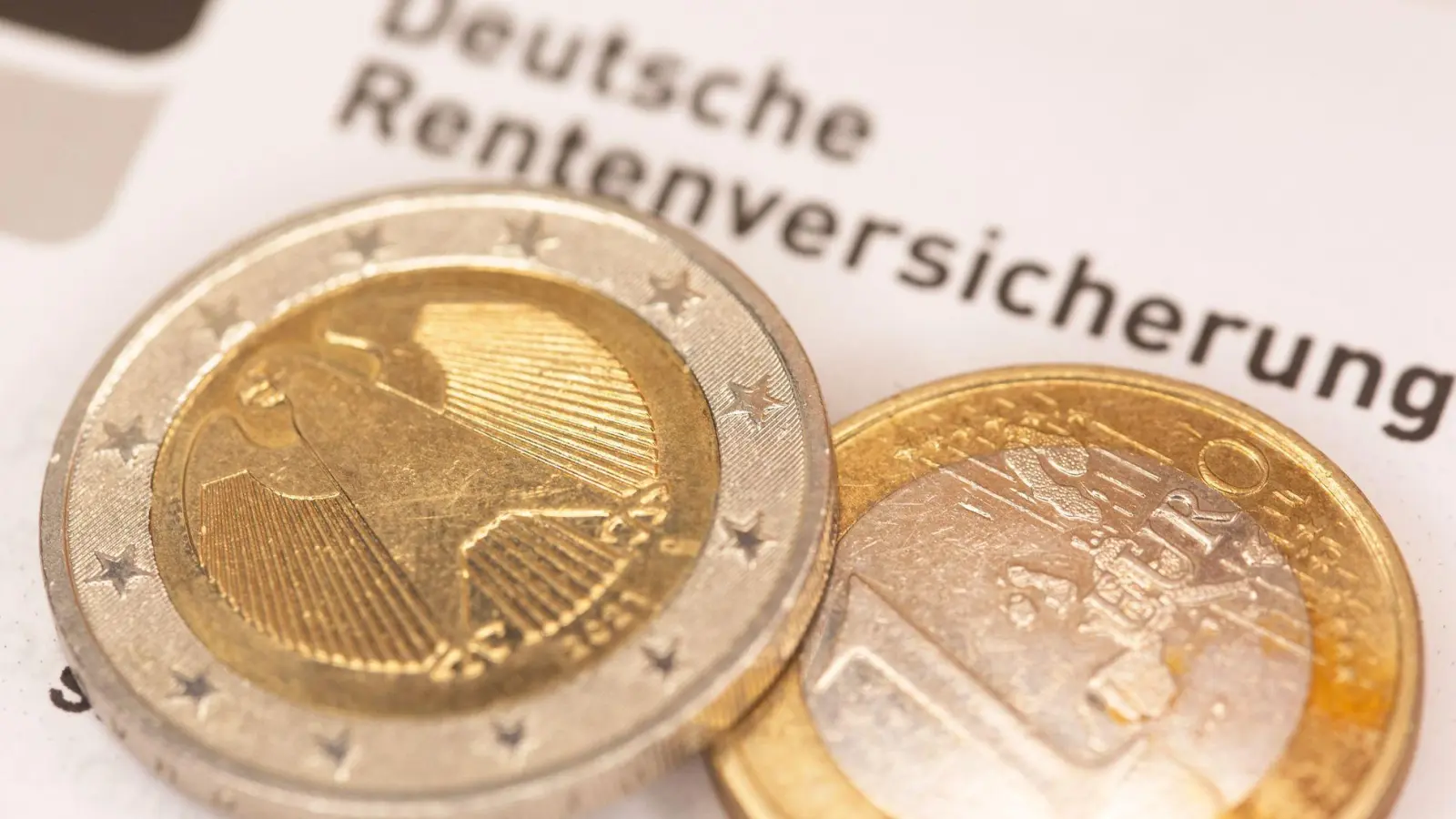 Die Renten steigen spürbar. (Symbobild) (Foto: Fernando Gutierrez-Juarez/dpa)