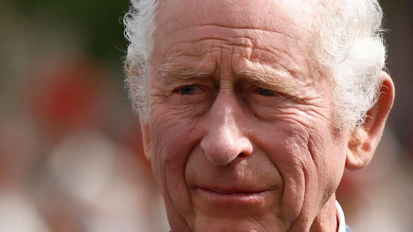 König Charles III. ist an Krebs erkrankt. Um welche Form es sich handelt, ist nicht bekannt (Archivbild). (Foto: Yoan Valat/AP/dpa)