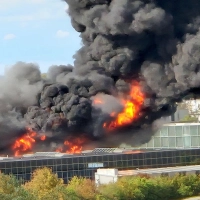 Das Feuer brach am Nachmittag aus.  (Foto: Thomas Fritz/Mainpost/dpa)