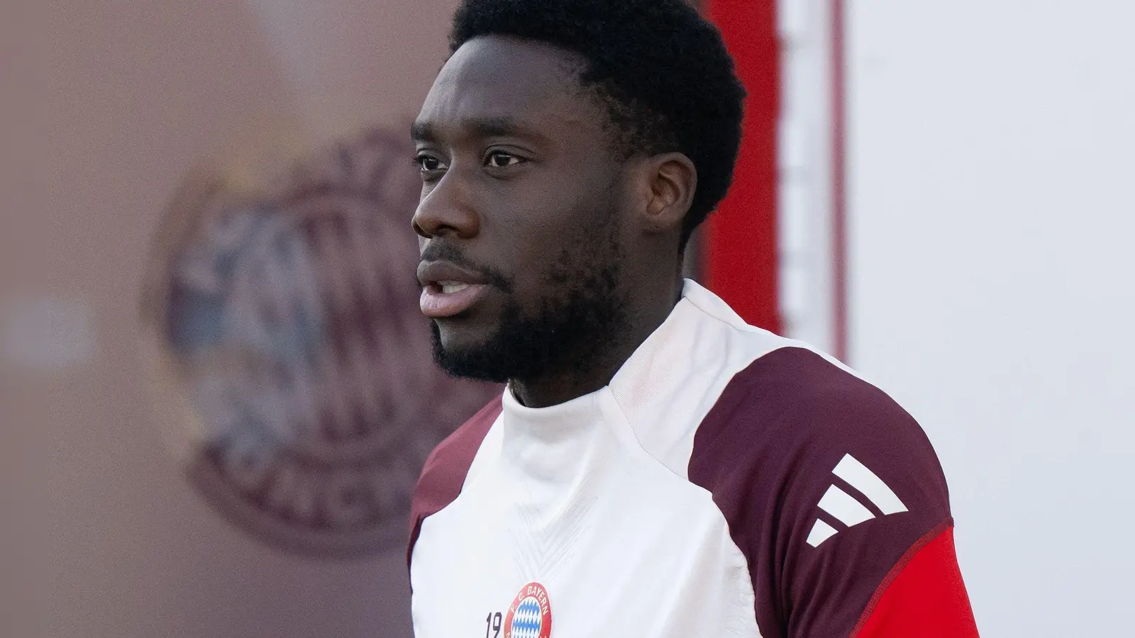 Alphonso Davies trainiert wieder in München. (Archivbild) (Foto: Sven Hoppe/dpa)