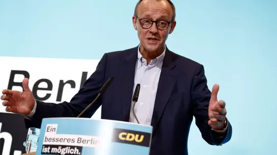 CDU-Chef Friedrich Merz verurteilt die jüngste Protest-Aktion der „Letzten Generation“. (Foto: Carsten Koall/dpa)