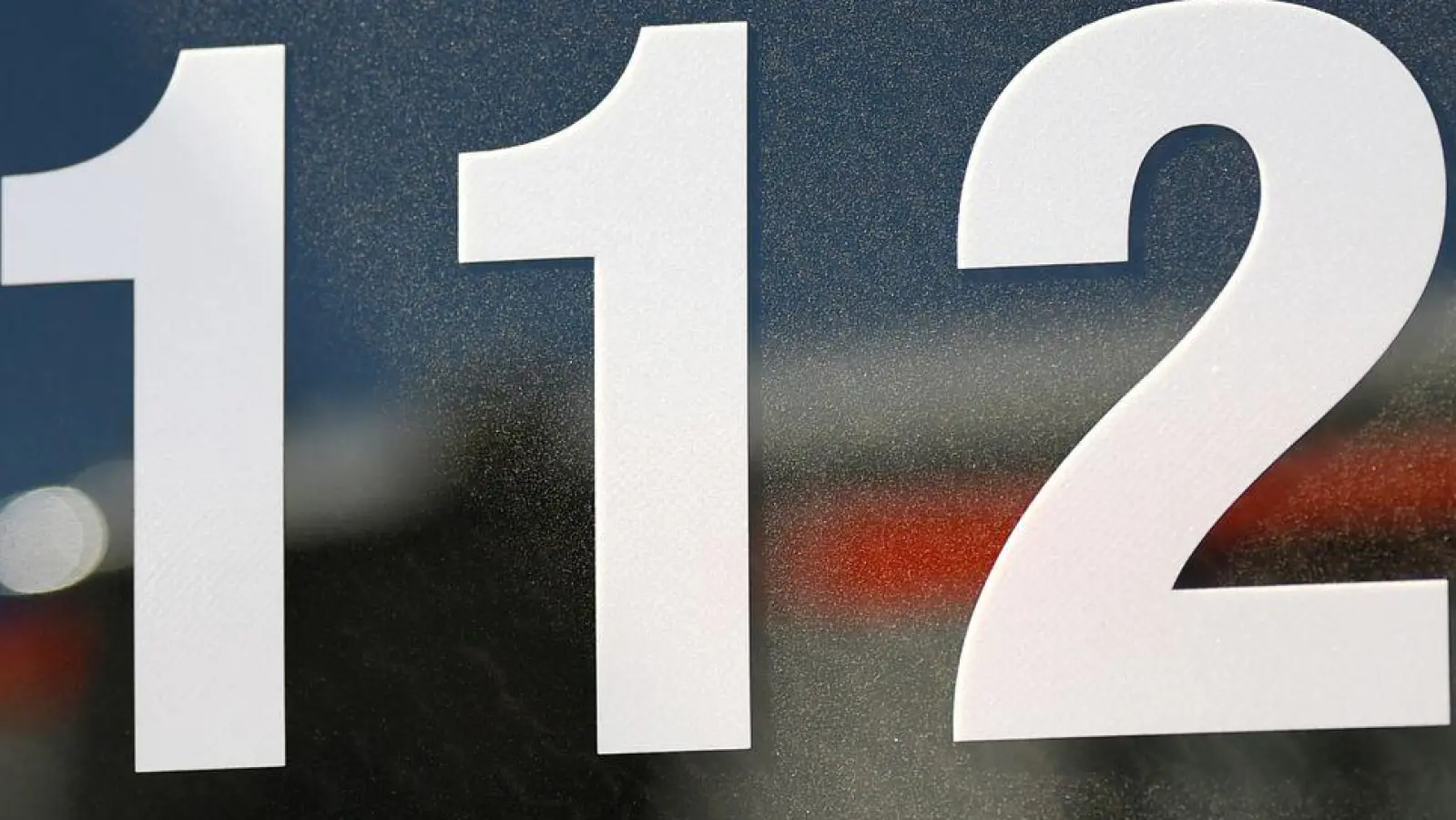 Die Einsatzkräfte sind zu dem Unfallort ausgerückt. (Symbolbild) (Foto: Patrick Seeger/dpa)