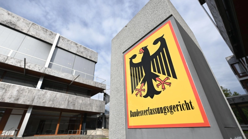 Das Gericht hat einen Eilantrag der Linksfraktion geprüft. (Foto: Uli Deck/dpa)