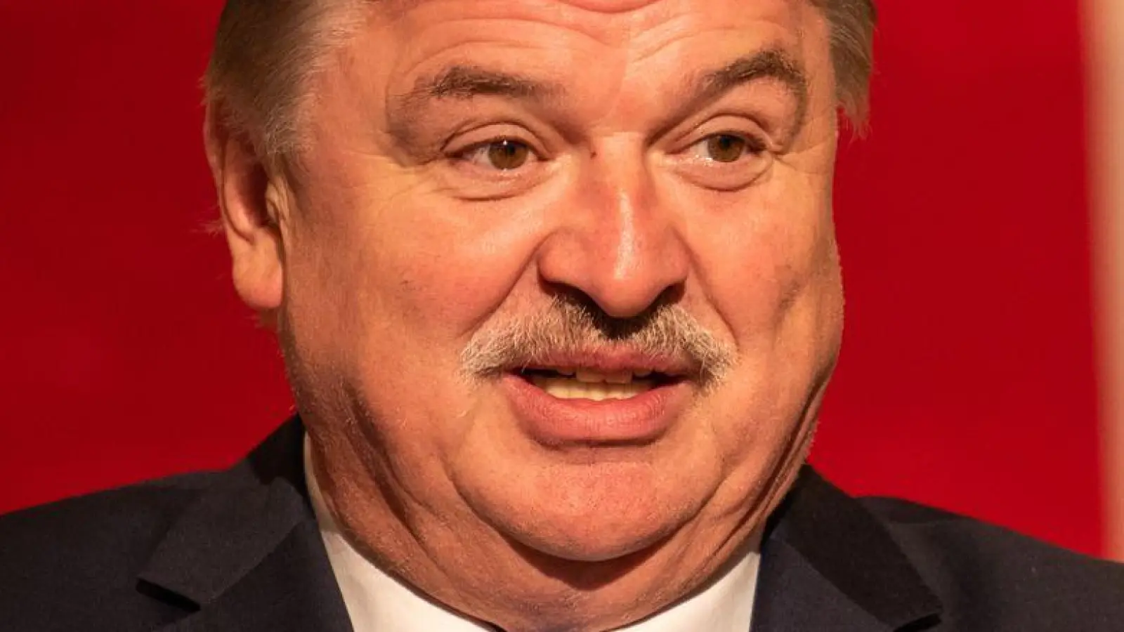 Tritt nach bald 30 Jahren im Amt nicht mehr erneut an: der Kulmbacher Landrat Klaus Peter Söllner (Freie Wähler). (Archivbild) (Foto: Nicolas Armer/dpa)