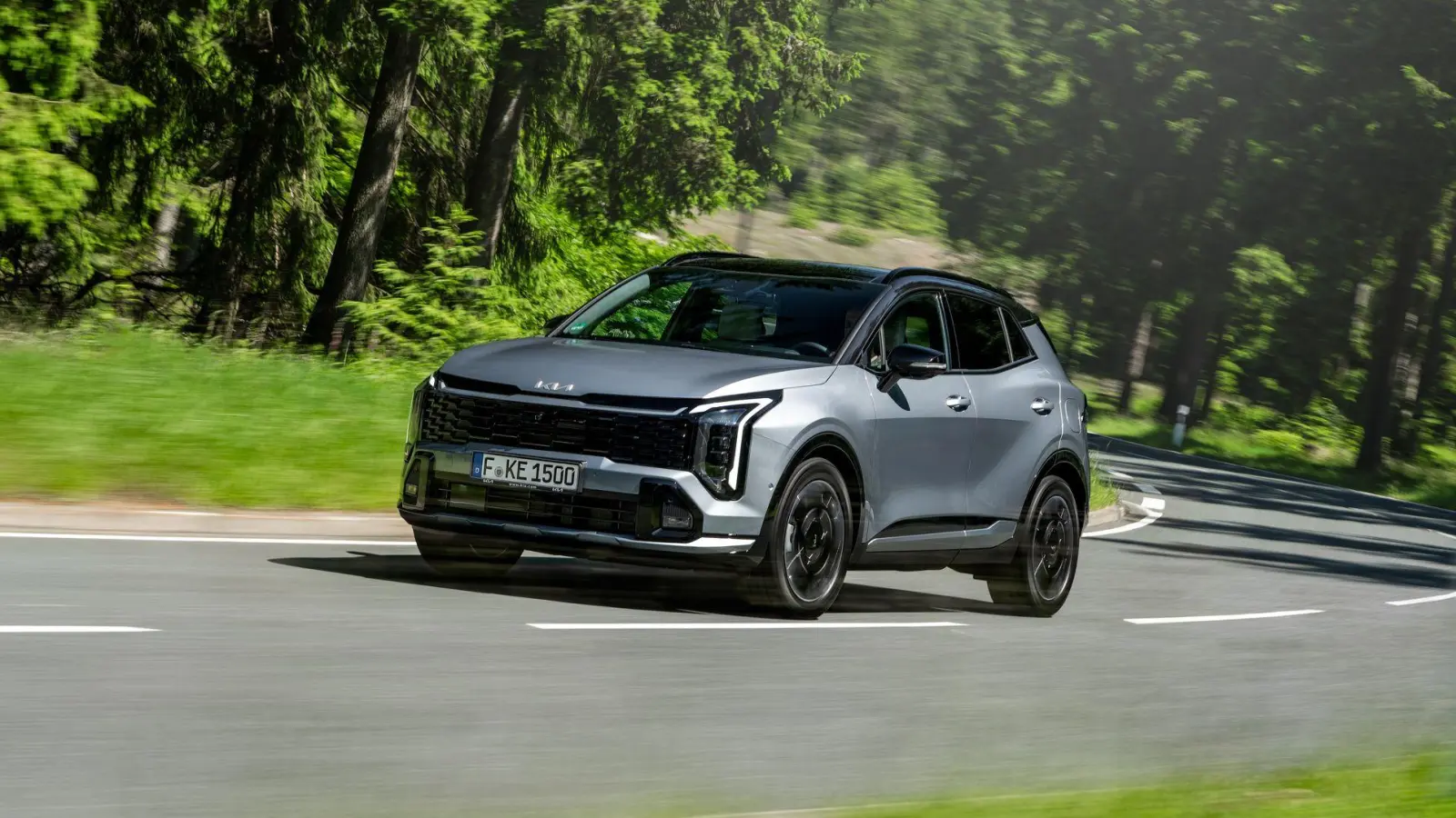 Der Kia Sportage kommt mit erneuerter Optik und mehr Leistung zu Preisen ab 35.190 Euro auf den Markt. (Foto: Kia/dpa-tmn)