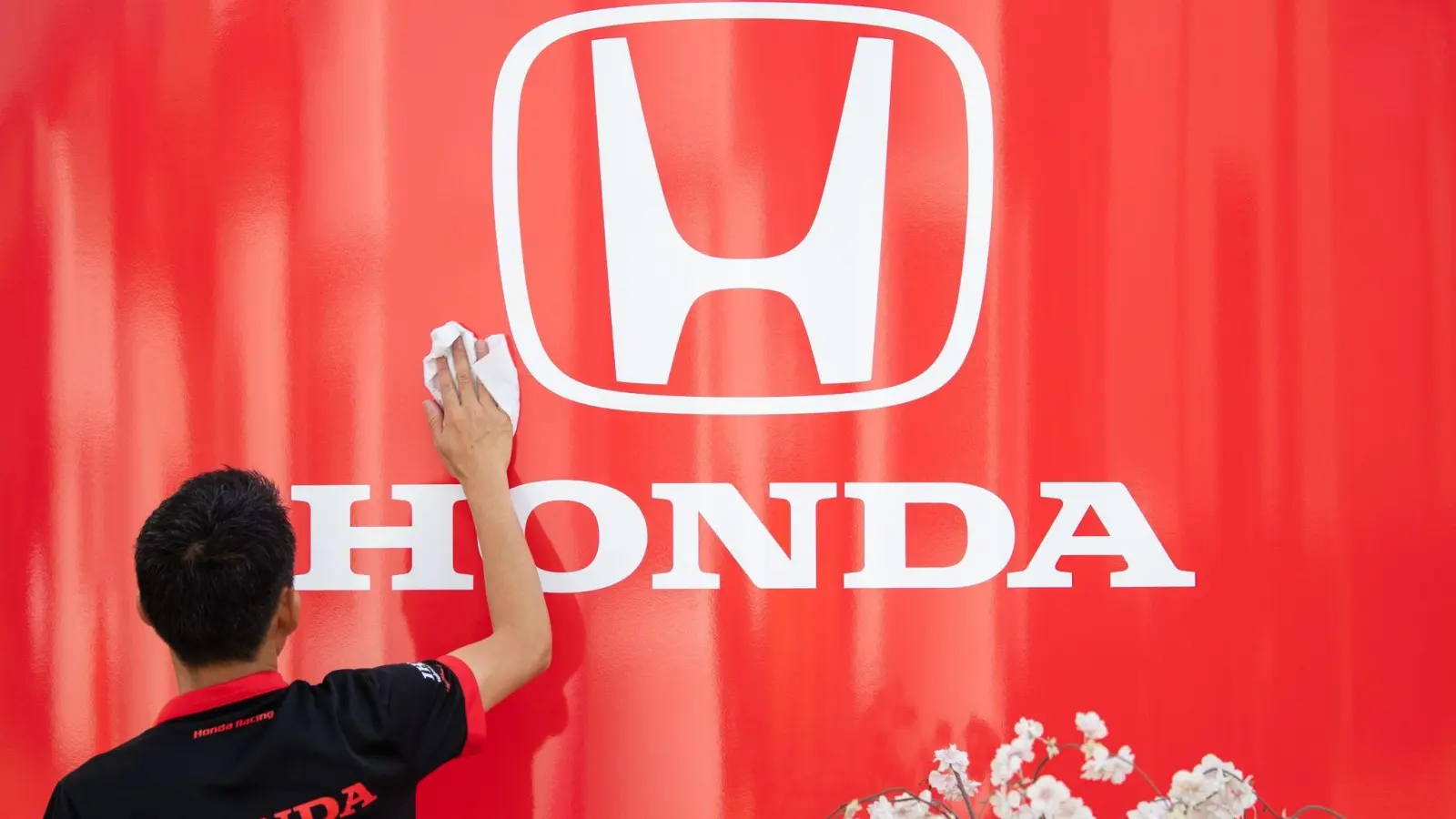 Honda kehrt Ende 2026 als Motorenlieferant für den Aston-Martin-Rennstall in die Formel 1 zurück. (Foto: Sebastian Gollnow/dpa)