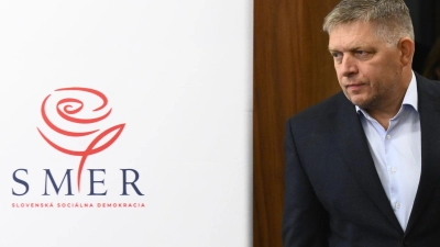 Robert Fico, Vorsitzender der Partei Smer-Sozialdemokratie, ist aufgrund seiner Politik bei vielen EU-Partnern umstritten. (Archivbild)   (Foto: Deml Ondøej/CTK/dpa)