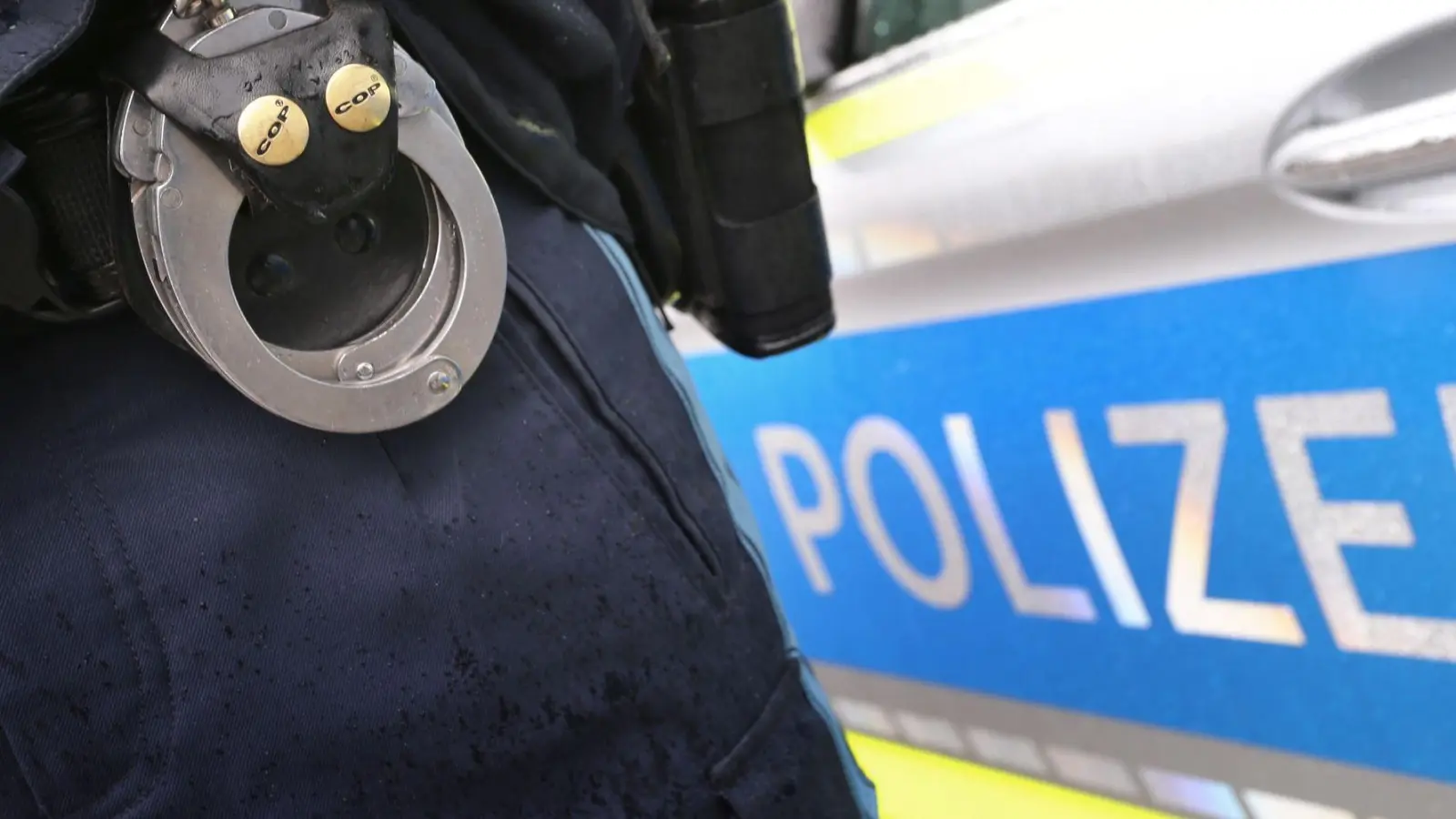 Ein 86 Jahre alter Mann muss wegen des Verdachts der Tötung seiner Ehefrau nicht mehr in U-Haft. Die Ermittler glauben, die Frau habe um ihren eigenen Tod gebeten. (Illustrationsbild) (Foto: Karl-Josef Hildenbrand/dpa)