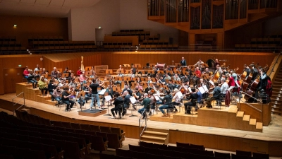 Die Proben für die Jubiläumsgala laufen. (Foto: Daniel Vogl/dpa)