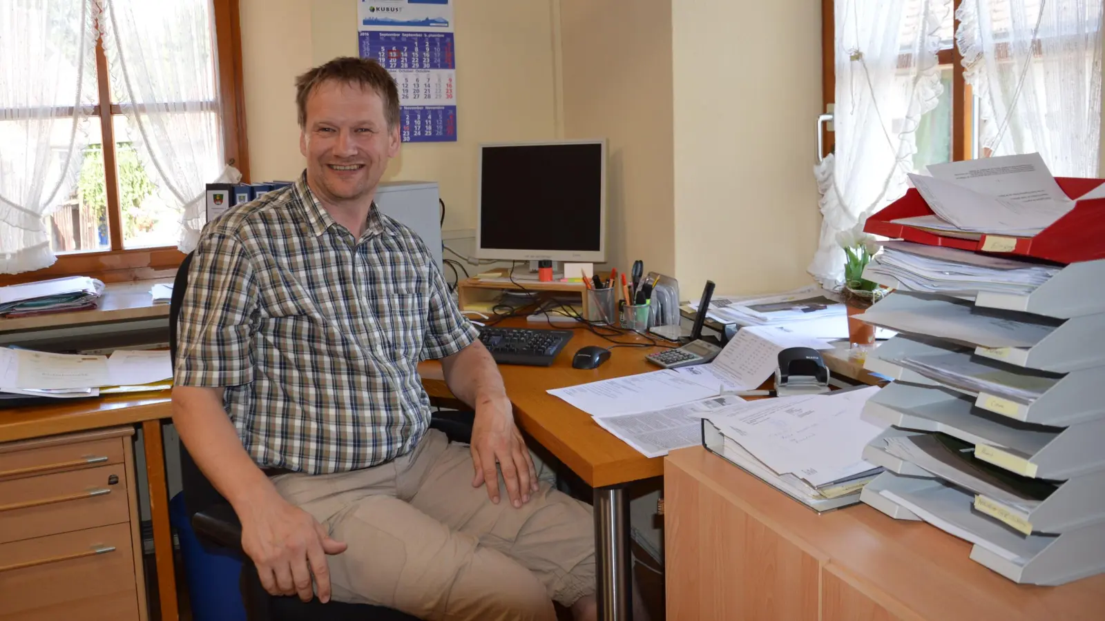 Der ehrenamtliche Rathauschef Christoph Schmidt leitete zehn Jahre lang die Geschicke der Gemeinde Weiltingen.  (Foto: Peter Tippl)