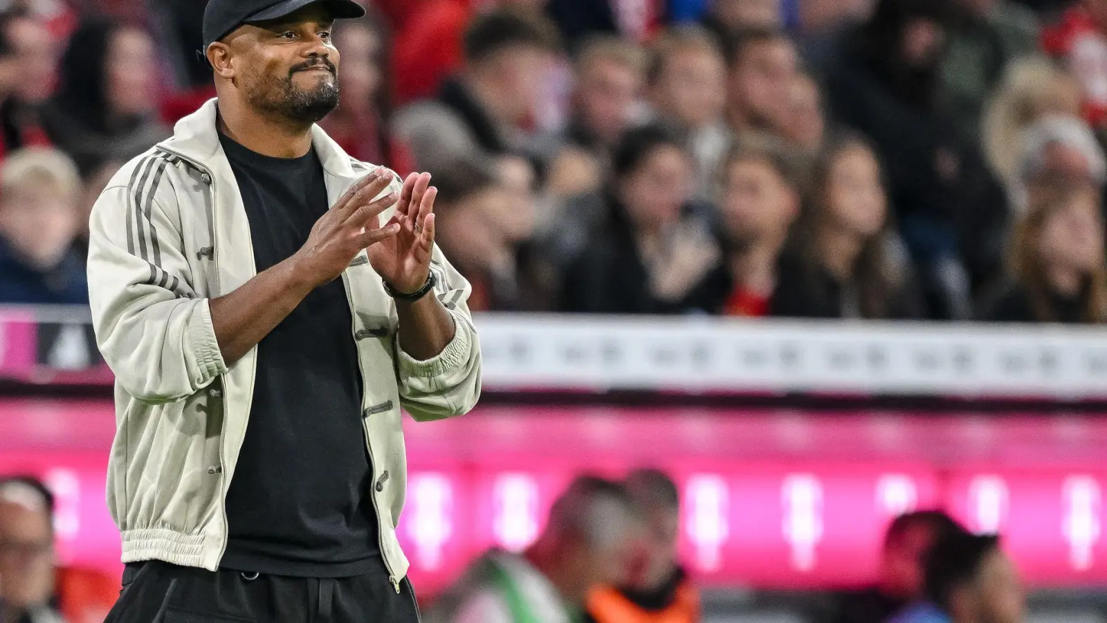 Setzt auf einen guten Start nach den Länderspielen: Bayern-Trainer Kompany. (Archivbild) (Foto: Harry Langer/dpa)