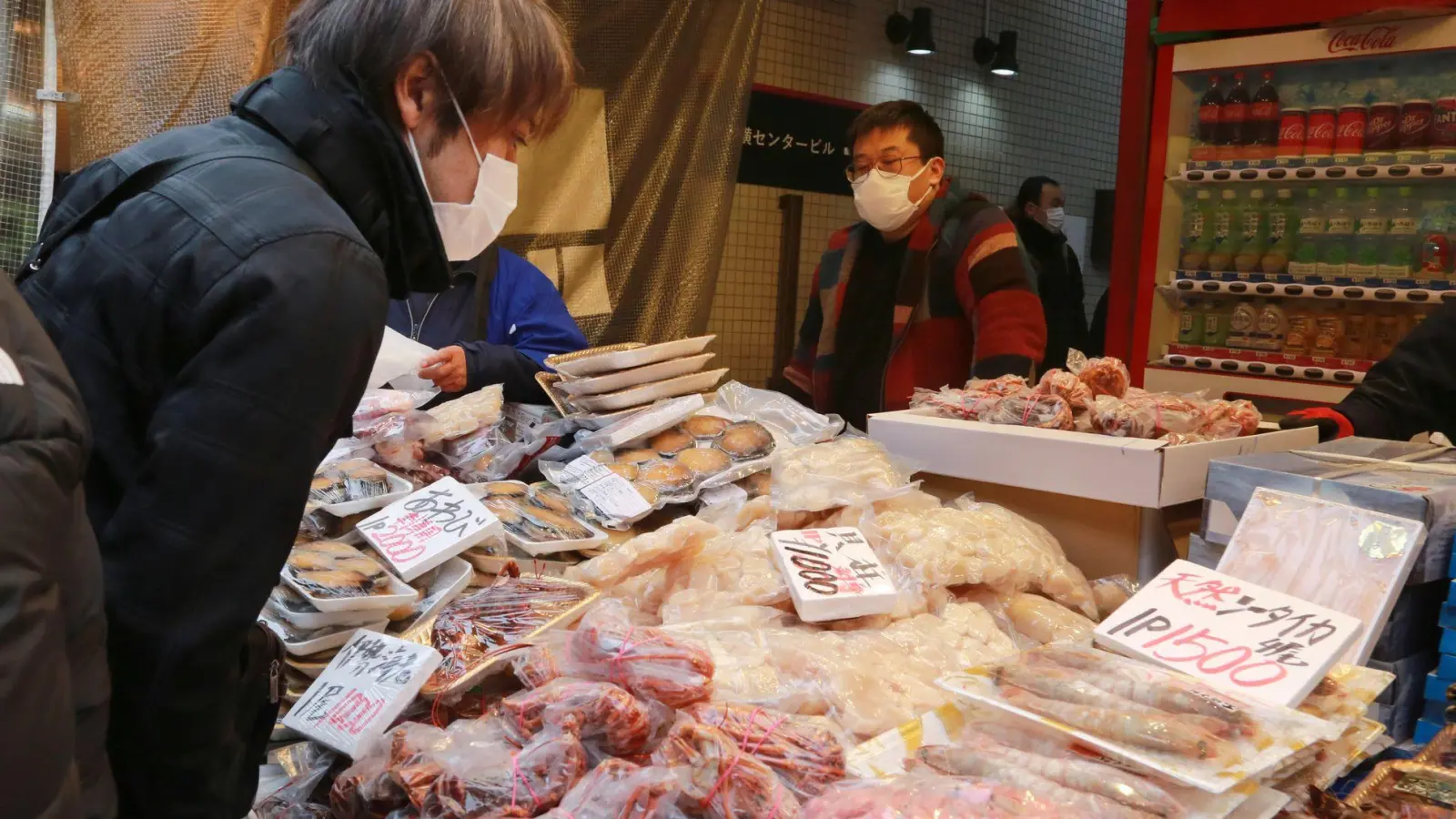 China hatte erst vor kurzem ein Embargo gegen einen Teil japanischer Meeresfrüchte aufgehoben. (Symbolbild)  (Foto: Koji Sasahara/AP/dpa)