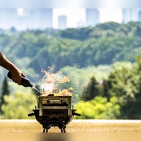 Bereits ein Funke kann bei längerer Trockenheit ausreichen, einen Waldbrand zu entzünden.ünden. (Foto: Frank Rumpenhorst/dpa/dpa-tmn)